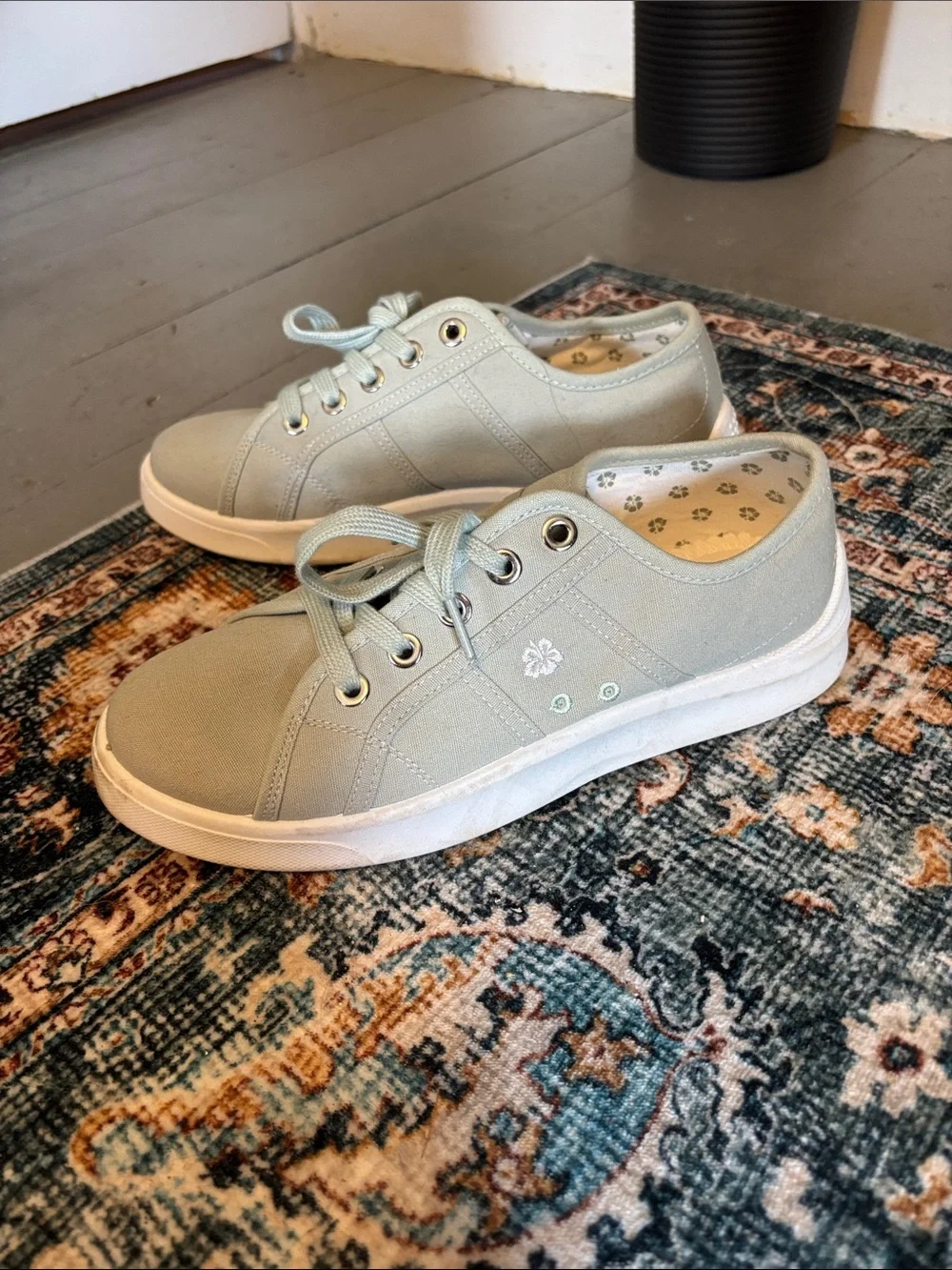 Women's Casual Lace-Up Sneakers in Light Sage